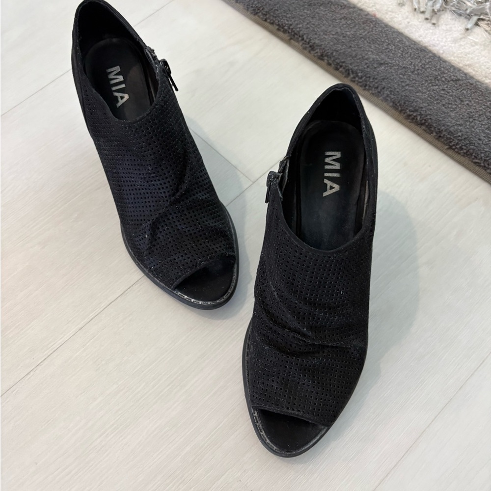 MIA Black Perforated Heeled Boots